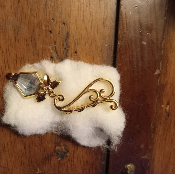 Vintage Lantern Light diamond gold tone Brooch.nib dated 1991 named winter glow - Picture 12 of 12
